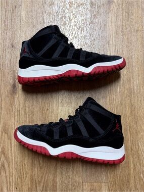 Air Jordan 11 Retro Bred Velvet (PS) Preschool Lil Kids’ Shoe Size 2Y HF7807-061